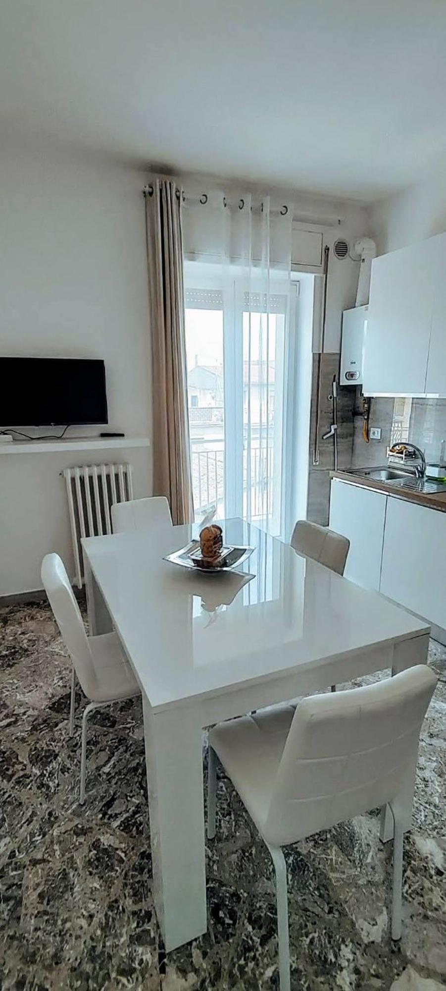 Angela'S Apartment. Elegant Two Bedroom House In Irsina Экстерьер фото